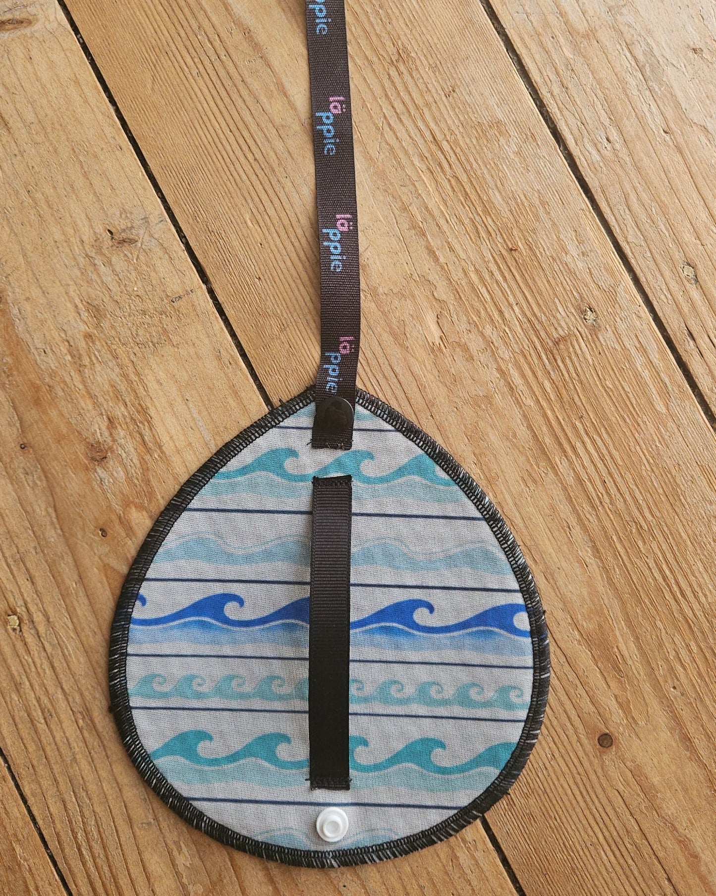 Läppie Pinkeltuch "Waves" – (Wellendesign weiß/Blau) - Läppie